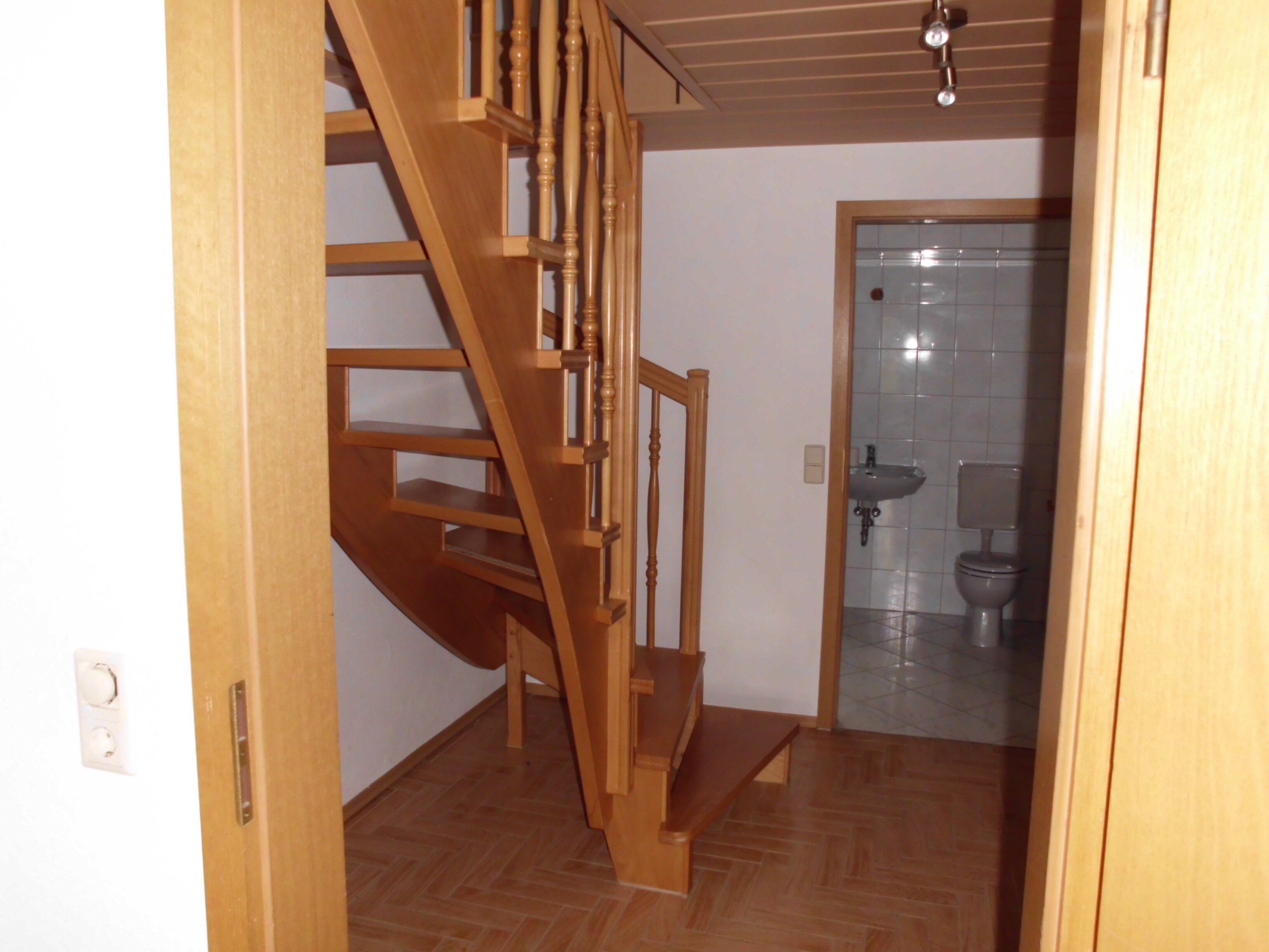 Wohnung zur Miete 250 € 2 Zimmer 53 m²<br/>Wohnfläche 3.<br/>Geschoss ab sofort<br/>Verfügbarkeit Sperlingsberg 3 Reichenbach Reichenbach 08468