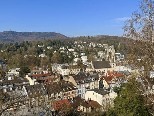 Doppelhaushälfte zum Kauf 1.200.000 € 11 Zimmer 253 m² 623 m² Grundstück frei ab sofort Innenstadt Baden-Baden 76530