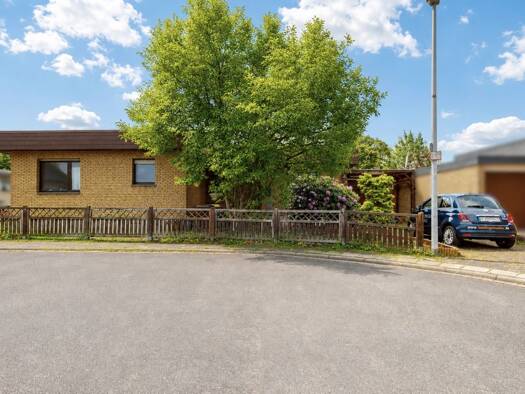 Bungalow zum Kauf 549.000 € 4 Zimmer 146 m² 704 m² Grundstück Sinnersdorf Pulheim 50259