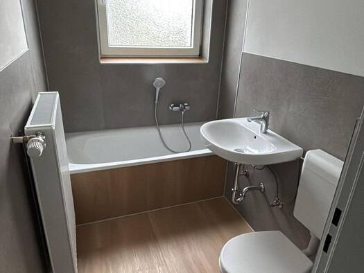 Wohnung zur Miete 760 € 3 Zimmer 76 m² Geschoss 1/2 frei ab sofort Neustadt Neustadt am Rübenberge 31535