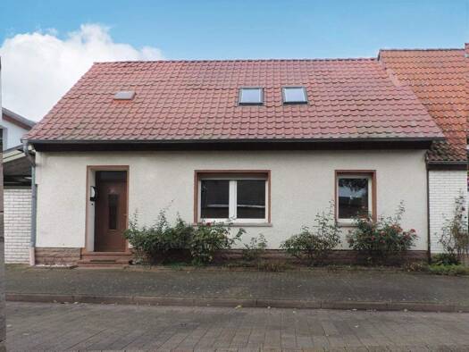 Doppelhaushälfte zum Kauf 84.500 € 5 Zimmer 108 m² 259 m² Grundstück Porst 06369