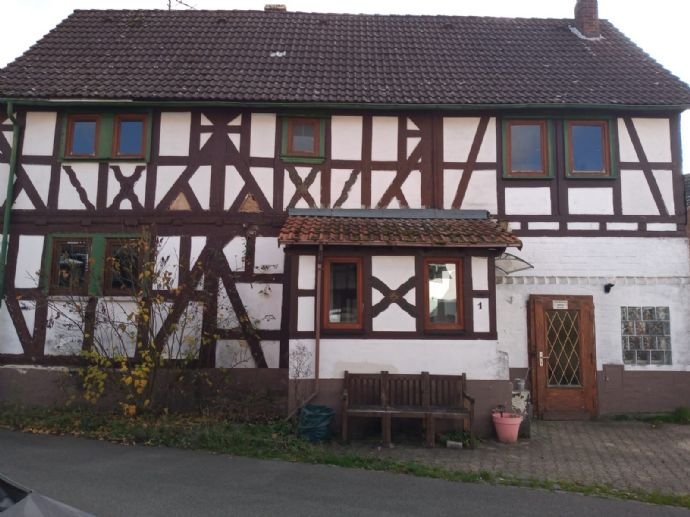 Einfamilienhaus zur Miete 650 € 5 Zimmer ab sofort<br/>Verfügbarkeit Oberweidbach Bischoffen 35649