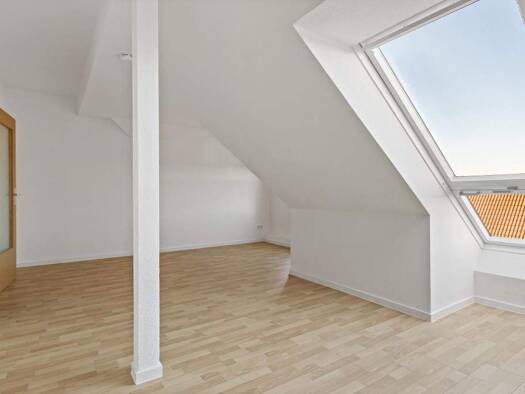 Wohnung zur Miete 390 € 2 Zimmer 60,1 m² 4. Geschoss Uhlandstraße 3 Weißenfels 06667