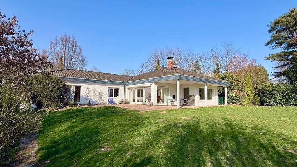 Einfamilienhaus zur Miete 2.600 € 6 Zimmer 251 m² 1.500 m² Grundstück Hangelar Sankt Augustin 53757