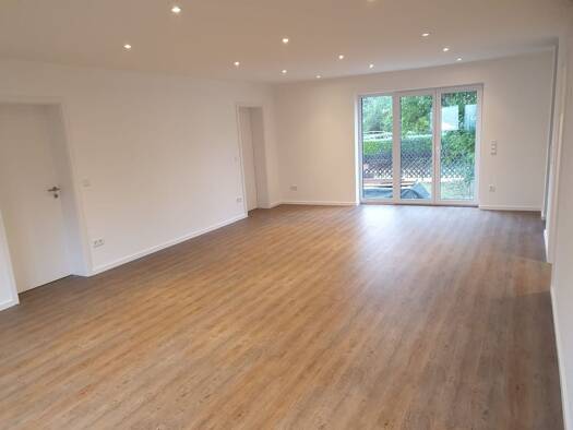 Wohnung zur Miete 1.400 € 3,5 Zimmer 105 m² Geschoss EG/3 frei ab 01.03.2026 Cochläusstraße 2 Wendelstein 90530