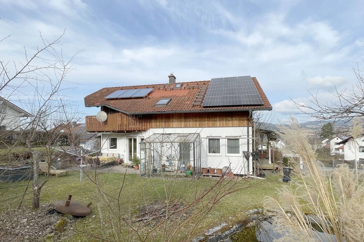 Immobilie in Viechtach - Charmantes Einfamilienhaus in bester Wohnlage in Viechtach - Bild 2