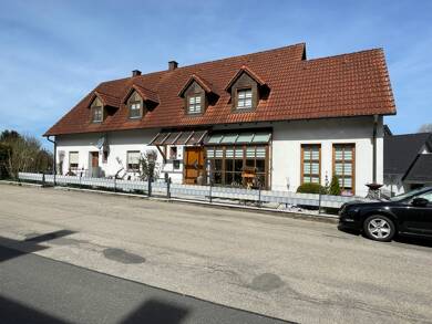 Mehrfamilienhaus zum Kauf 295.000 € 9 Zimmer 169 m² 617 m² Grundstück Waldthurn Waldthurn 92727