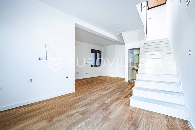 Wohnung zum Kauf 319.620 € 2 Zimmer 76 m²<br/>Wohnfläche Senonina ulica Donji grad 10000