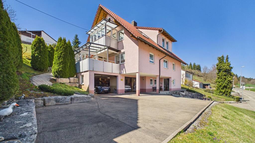 Mehrfamilienhaus zum Kauf als Kapitalanlage geeignet 579.000 € 7 Zimmer 188,8 m² 923 m² Grundstück Erpfingen Sonnenbühl / Erpfingen 72820