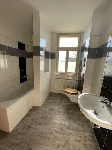 Wohnung zur Miete 574 € 4 Zimmer 88 m² Stendal Stendal 39576