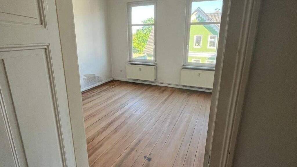 Mehrfamilienhaus zum Kauf 180.000 € 15 Zimmer 300 m² 2.000 m² Grundstück Neustadt-Glewe 19306