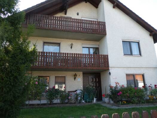 Haus zum Kauf 337.800 € 8 Zimmer 250 m² 599 m² Grundstück Himmelkron 95502