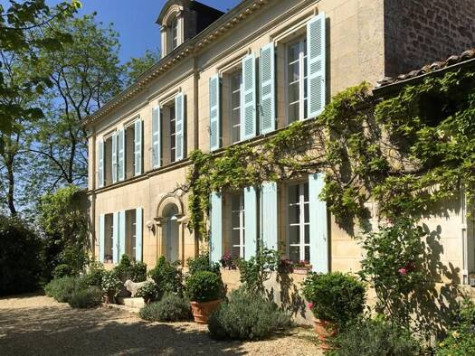 Herrenhaus zum Kauf 965.000 € 12 Zimmer 540 m² 5.600 m² Grundstück Gémozac 17260