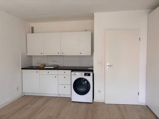 WG-Zimmer zur Miete 650 € 1 Zimmer 30 m² Geschoss 2/2 frei ab sofort Lohausen Düsseldorf 40474