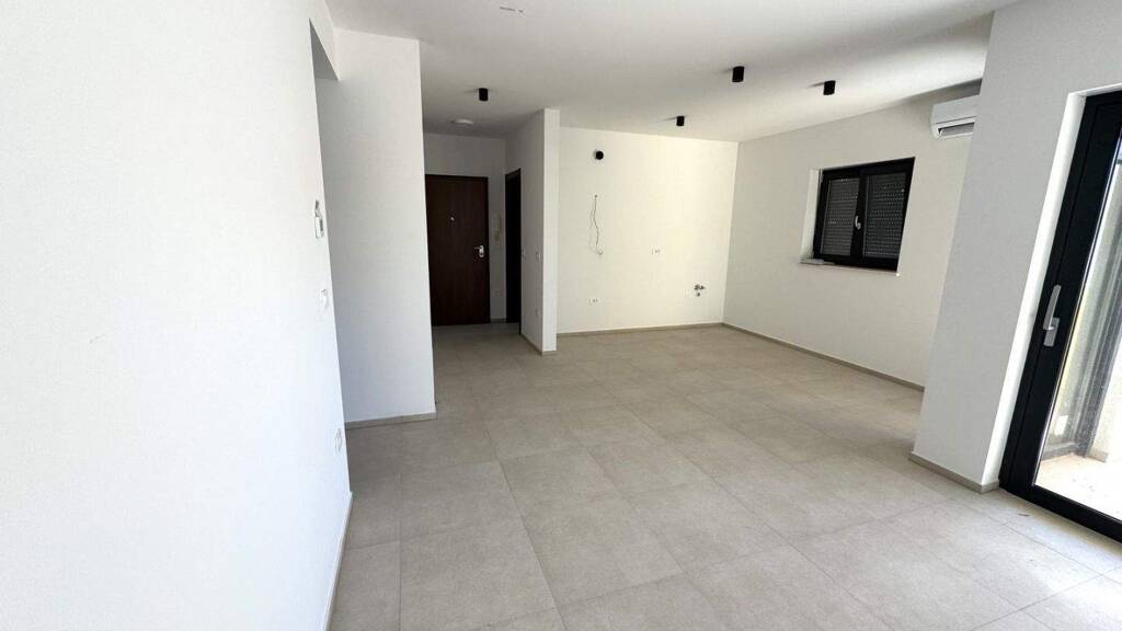 Wohnung zum Kauf 300.000 € 3 Zimmer 1. Geschoss Pula 52100
