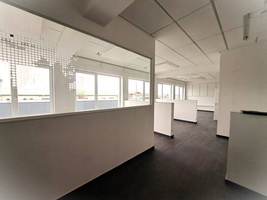 Büro zur Miete 1.100 € 110 m² Bürofläche Henndorf am Wallersee 5302