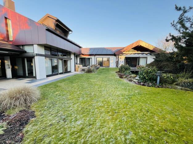 Villa zum Kauf 1.690.000 € 7,5 Zimmer 312 m² 1.617 m² Grundstück Gültstein Herrenberg 71083