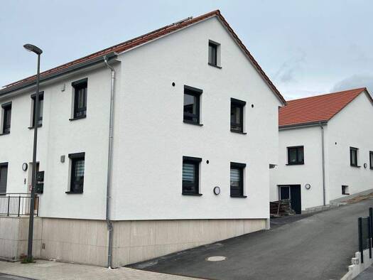 Wohnung zur Miete 761 € 3 Zimmer 66,5 m² Geschoss 1/2 frei ab 01.10.2026 Neustädter Straße 30 Diespeck Diespeck 91456