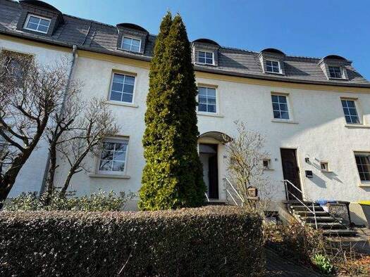 Reihenhaus zum Kauf 190.000 € 12 Zimmer 140 m² 453 m² Grundstück frei ab sofort Bayernring 30 Leuna 06237