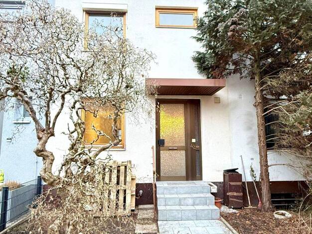 Reihenmittelhaus zur Miete 1.600 € 4 Zimmer 114 m² 130 m² Grundstück Oldenburger Straße 42 Thon Nürnberg 90425