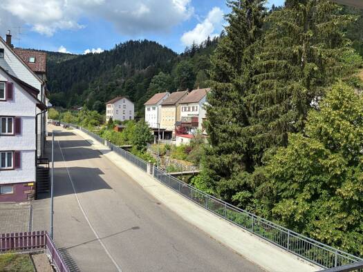 Wohnung zur Miete 600 € 3 Zimmer 90 m² 3 Geschosse frei ab sofort Berneckstraße 133 Schramberg Schramberg 78713