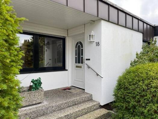 Bungalow zur Miete 1.980 € 5 Zimmer 165 m² 359 m² Grundstück frei ab 01.01.2027 Carl-Legien-Straße 18 Langwasser Nürnberg 90473