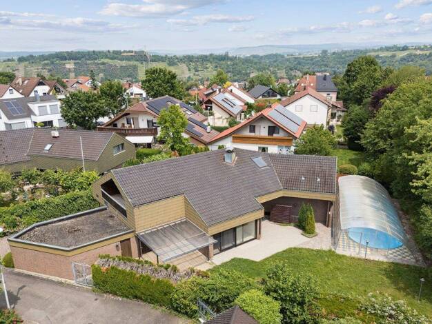 Haus zum Kauf 849.000 € 9 Zimmer 293,9 m² 735 m² Grundstück Benningen am Neckar 71726