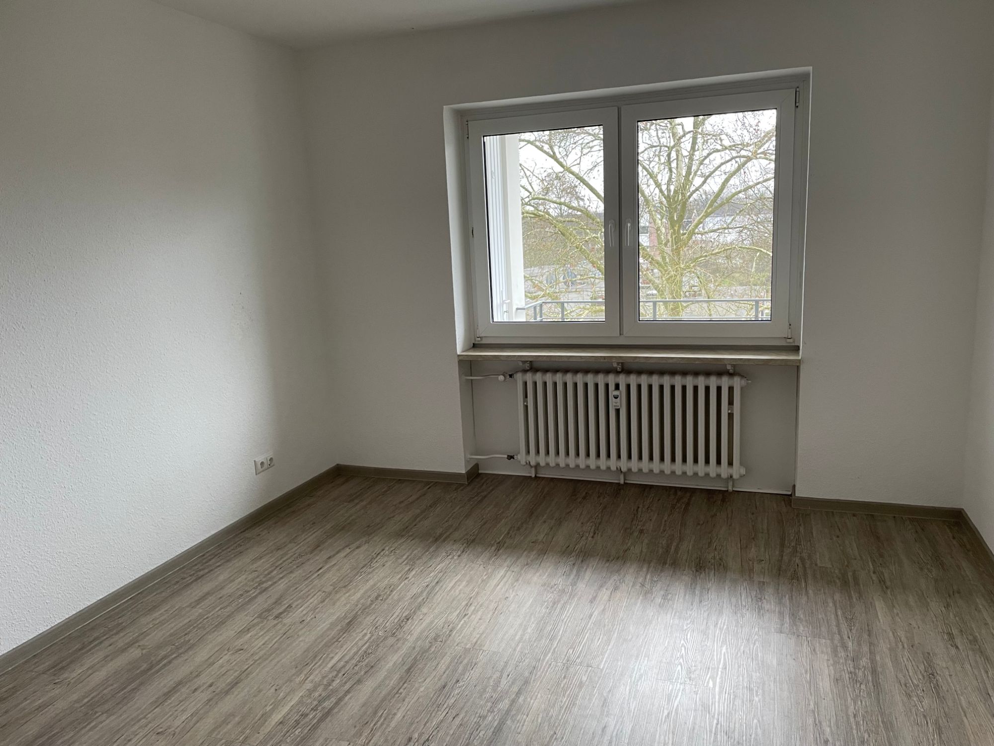 Wohnung zur Miete 715 € 3 Zimmer 76 m²<br/>Wohnfläche 3.<br/>Geschoss 01.01.2025<br/>Verfügbarkeit Augustastr. 124 Bruch Dinslaken 46537