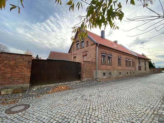 Wohnung zur Miete 450 € 2 Zimmer 69 m² Geschoss 1/2 frei ab 01.11.2026 Hauptstraße 4 Arnstedt Arnstein 06456