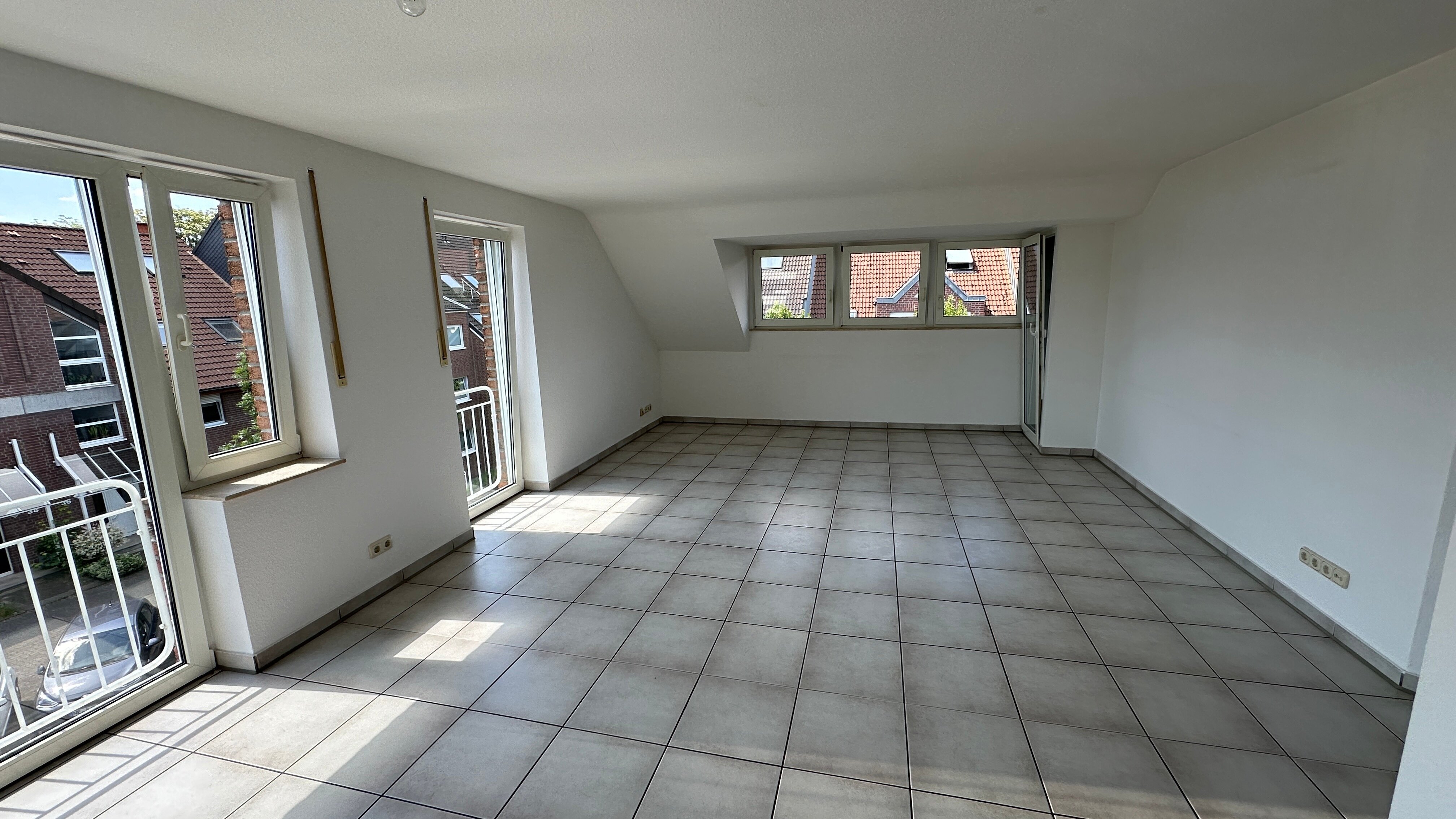 Maisonette zur Miete 1.200 € 3 Zimmer 107 m²<br/>Wohnfläche 2.<br/>Geschoss ab sofort<br/>Verfügbarkeit Albert-Schweitzer-Weg Stadtmitte Grevenbroich 41515