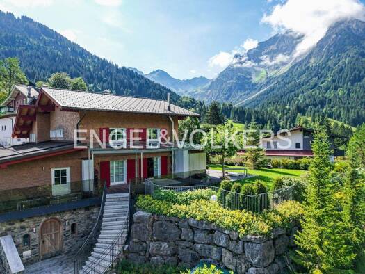 Einfamilienhaus zum Kauf 1.850.000 € 8 Zimmer 297 m² 1.196 m² Grundstück Mittelberg 6993