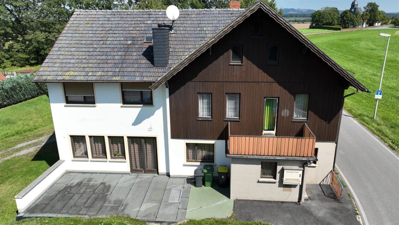 Einfamilienhaus zum Kauf 118.000 € 8 Zimmer 112 m²<br/>Wohnfläche 1.327 m²<br/>Grundstück Höhn Neustadt b. Coburg 96465