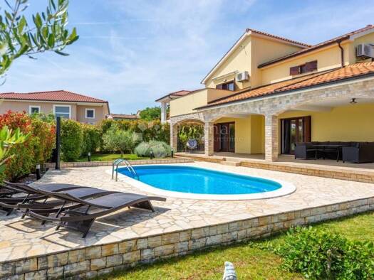 Haus zum Kauf 875.000 € 12 Zimmer 244 m² Zgaljici, Krk Vrh