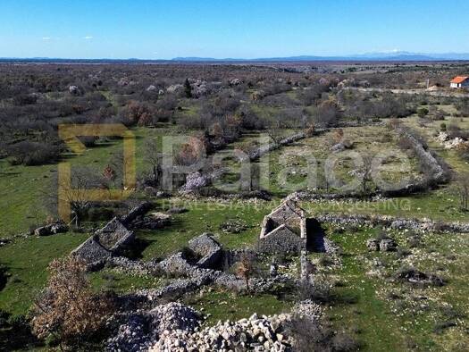 Wohn- und Gewerbegrundstück zum Kauf 460.000 € Drniš 22320