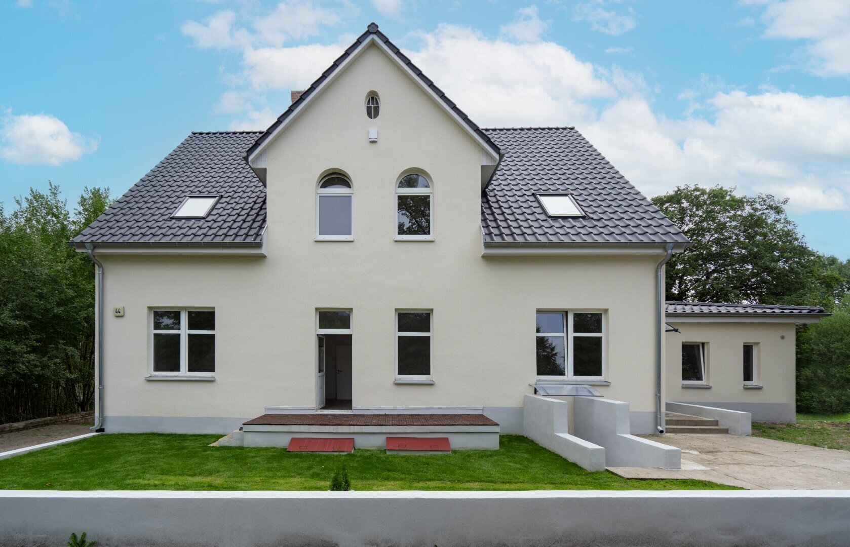 Haus zum Kauf provisionsfrei als Kapitalanlage geeignet 540.000 € 9 Zimmer 300 m²<br/>Wohnfläche 938 m²<br/>Grundstück Fürstenberg/Havel Fürstenberg/Havel 16798