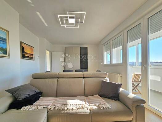 Wohnung zur Miete 950 € 3 Zimmer 72 m² 3. Geschoss Centar, Luka, Finida