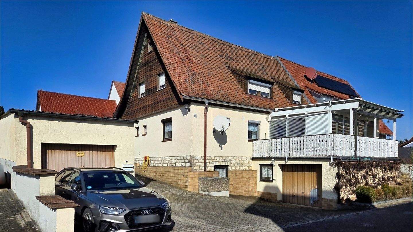 Immobilie in Teublitz - Sanierungsbedürftige Doppelhaushälfte mit zwei abgeschlossenen Wohneinheiten bietet viel Potential - Bild 0