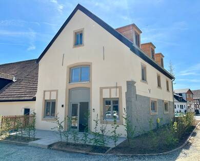 Wohnung zur Miete 1.180 € 3 Zimmer 113 m² Dachgeschoss, 1. Geschoss frei ab sofort Uettingen 97292