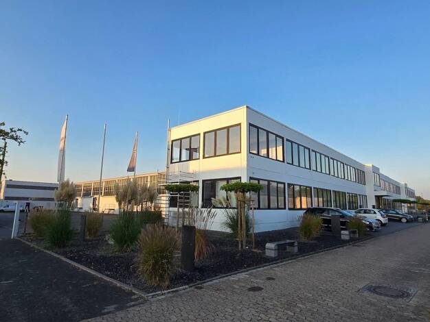 Bürofläche zur Miete - Erstbezug provisionsfrei 5,75 € 400 m² Bürofläche teilbar von 100 m² bis 400 m² Welserstr. 2 Kernstadt Lippstadt 59557