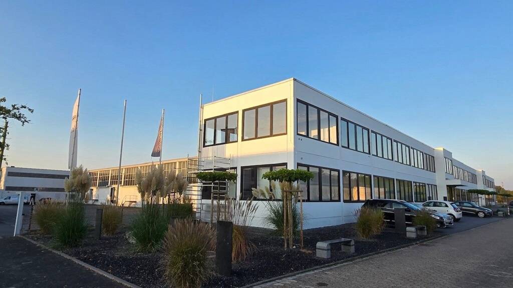 Bürofläche zur Miete - Erstbezug provisionsfrei 5,75 € 400 m² Bürofläche teilbar von 100 m² bis 400 m² Welserstr. 2 Kernstadt Lippstadt 59557