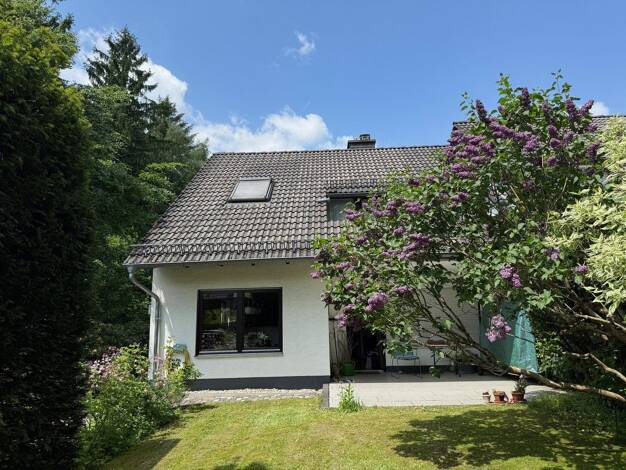 Reihenendhaus zum Kauf provisionsfrei 580.000 € 6 Zimmer 146 m² 332 m² Grundstück Oberreifenberg Schmitten 61389