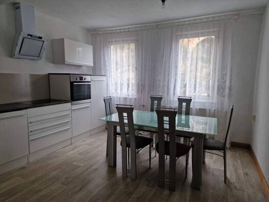 Reihenendhaus zum Kauf 75.000 € 10 Zimmer 170 m² 257 m² Grundstück Greiz 07973