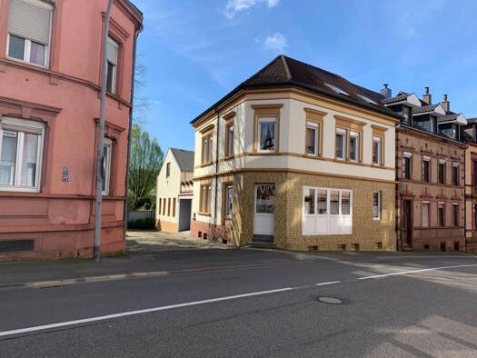 Einfamilienhaus zum Kauf 188.000 € 12,5 Zimmer 200 m² 180 m² Grundstück frei ab sofort Innenstadt Pirmasens 66953