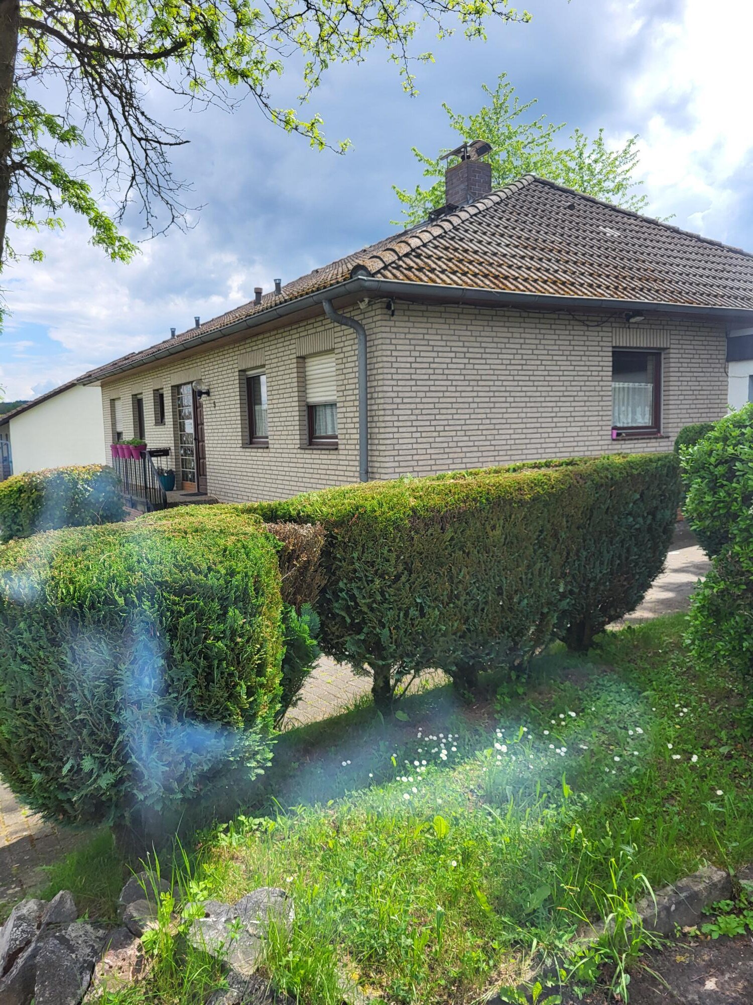 Mehrfamilienhaus zur Versteigerung 440.000 € 6 Zimmer 210,5 m²<br/>Wohnfläche 1.003 m²<br/>Grundstück Viehweg 5 Kubach Weilburg 35781