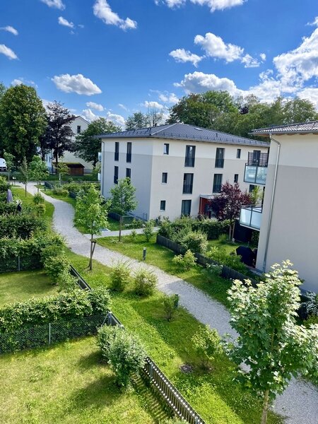 Wohnung zur Miete 700 € 4 Zimmer 95 m²<br/>Wohnfläche ab sofort<br/>Verfügbarkeit Am Markt 21 Höhenkirchen Höhenkirchen-Siegertsbrunn 85635