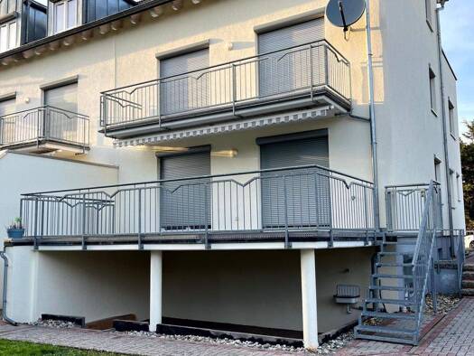 Haus zum Kauf 7 Zimmer 240 m² 350 m² Grundstück frei ab sofort Idstein 65510