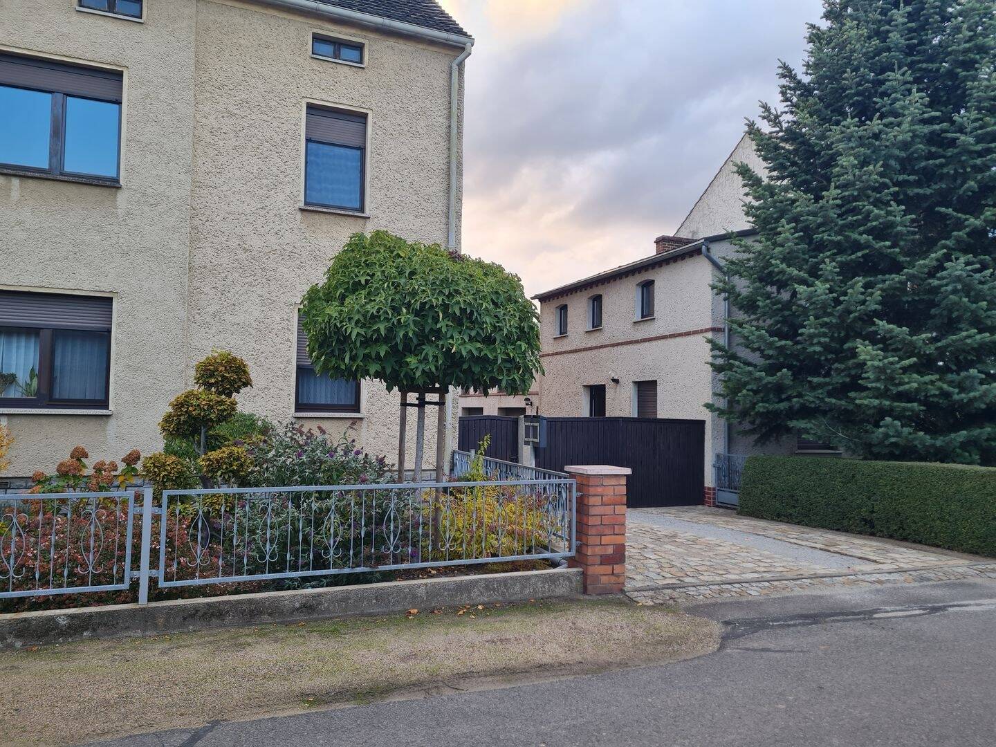 Mehrfamilienhaus zum Kauf - Ansicht 2