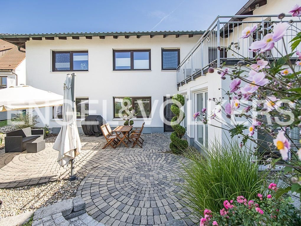 Bungalow zum Kauf 870.000 € 8 Zimmer 216 m²<br/>Wohnfläche 1.080 m²<br/>Grundstück ab sofort<br/>Verfügbarkeit Neunkirchen Neunkirchen a.Brand 91077