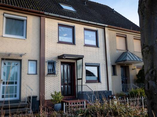 Reihenmittelhaus zum Kauf 218.000 € 5 Zimmer 112 m² 201 m² Grundstück Hasport/Annenheide Delmenhorst 27755