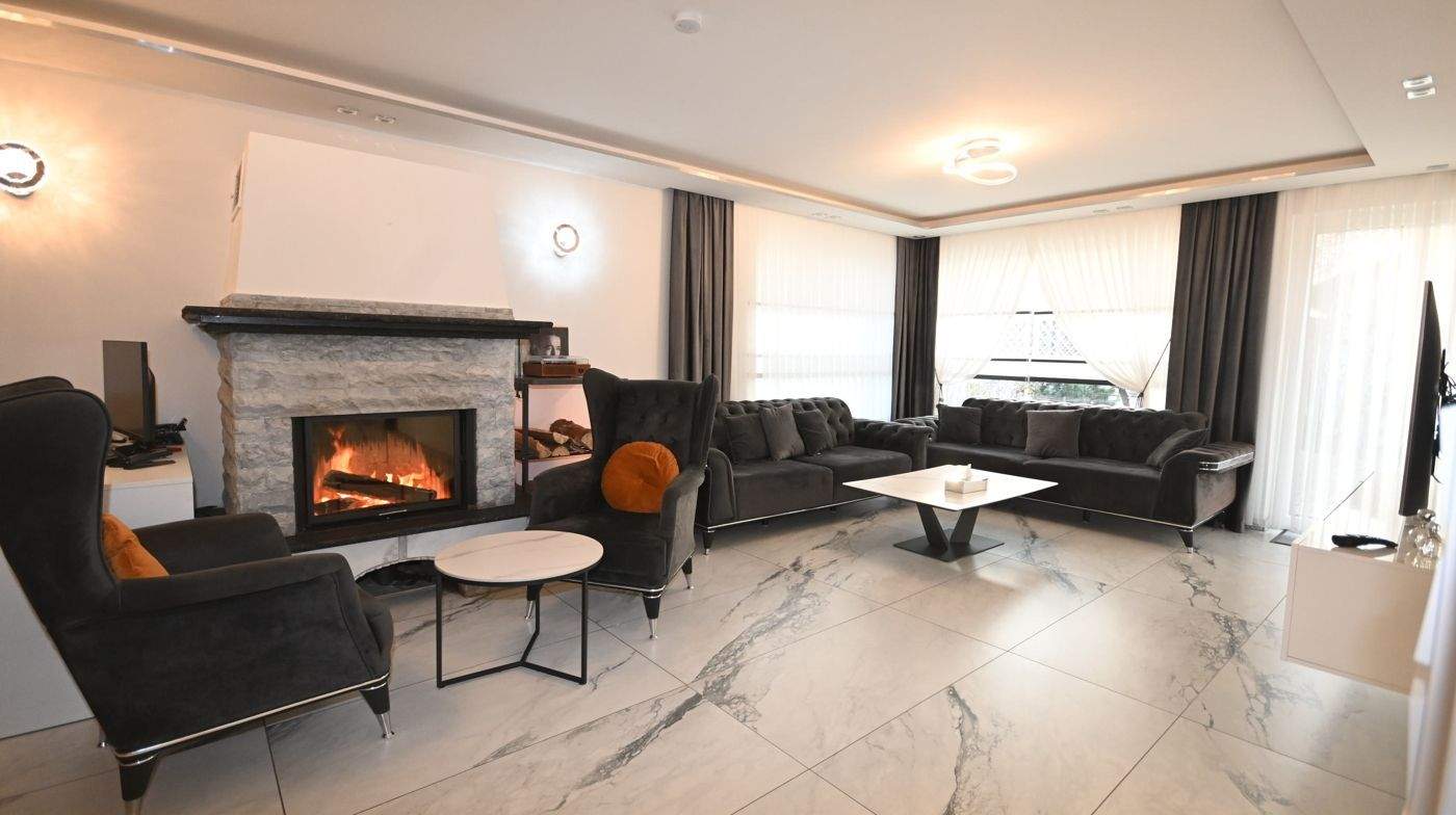 Immobilie in Hilpoltstein - Tolles modernisiertes Zweifamilienhaus in herrlicher Lage von Meckenhausen, bei Hilpoltstein - Bild 2